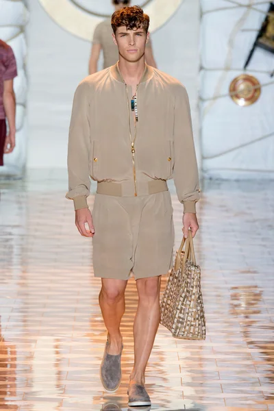 Look 8